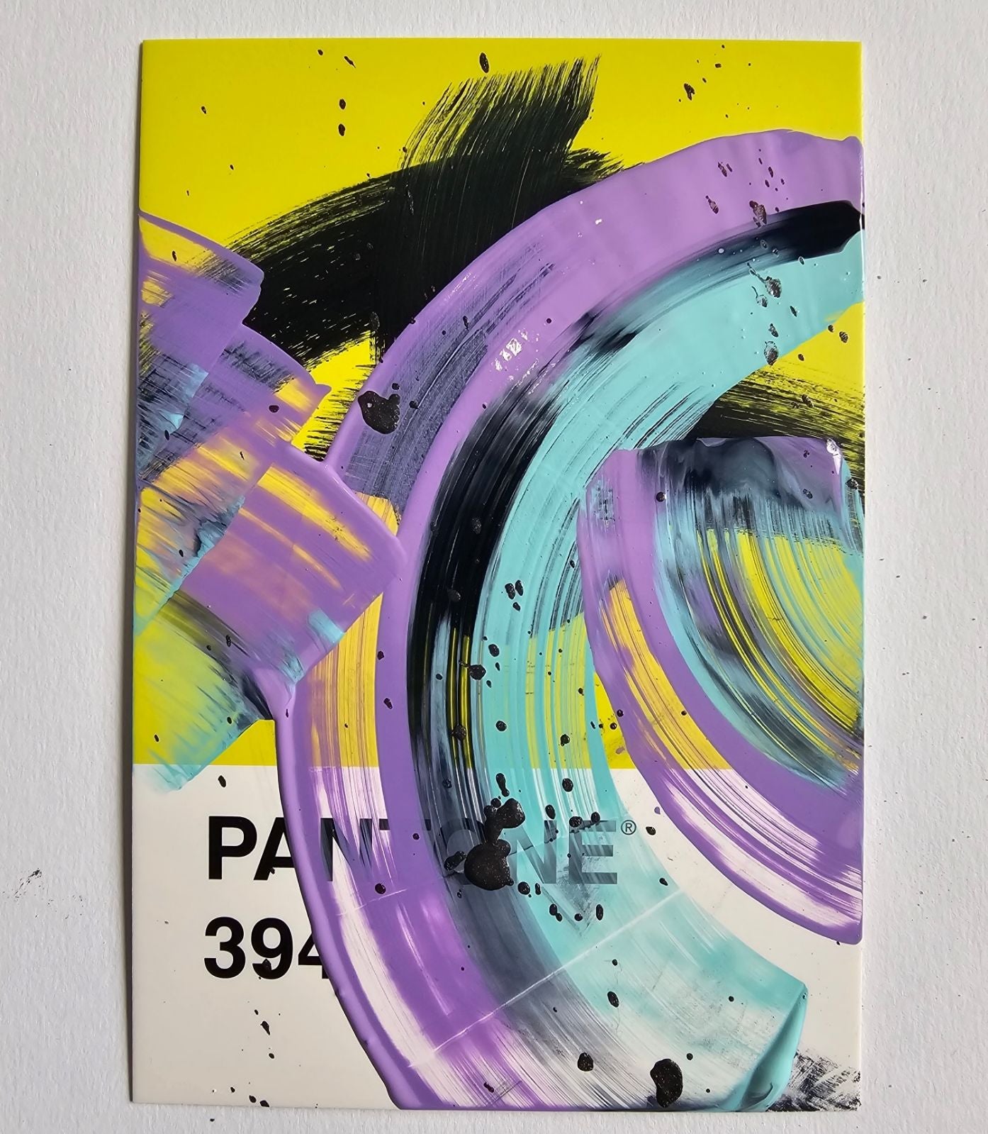 Pantone 394 - 2024